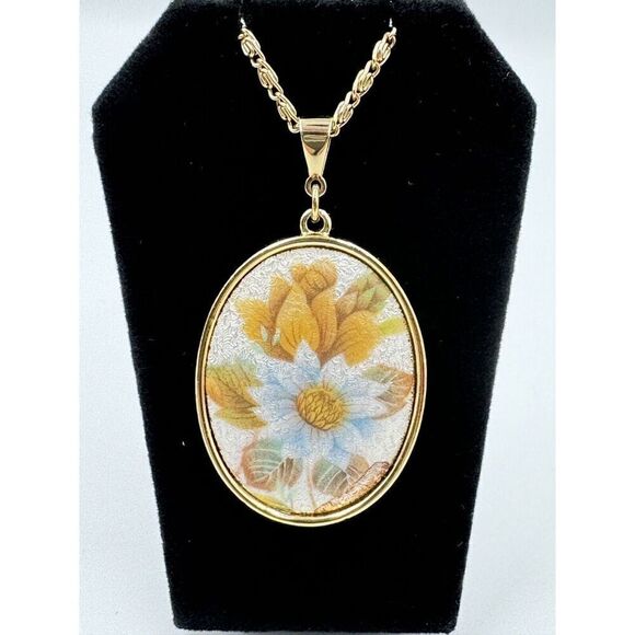 Vintage  1978 ‎ Sarah Coventry Spring Bouquet Gold Tone Flower Pendant Necklace - Picture 1 of 11